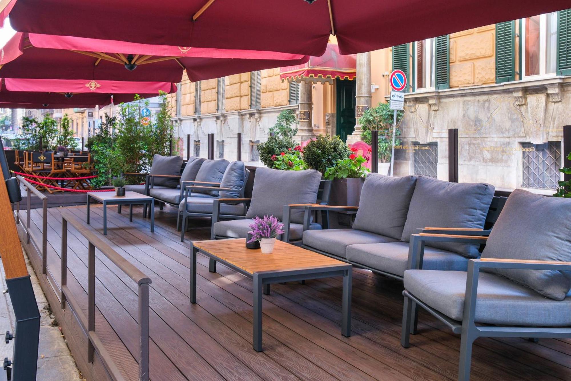 פלרמו Grand Hotel Et Des Palmes מראה חיצוני תמונה The hotel's terrace